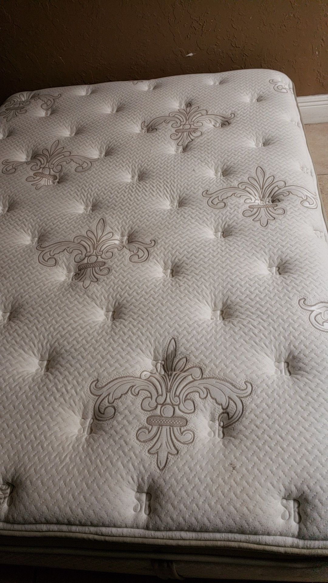 Stearns & foster Ingrid Luxury plush euro pillowtop