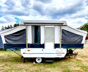 2002 Coleman Fleetwood Fold-up Tent trailer