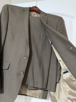 Men’s brown suit