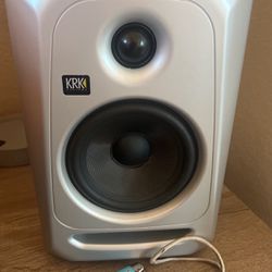 Studio Monitor Speakers 