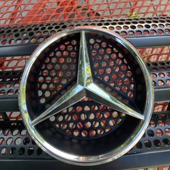 98-05 W163 Mercedes ML Class Grille 