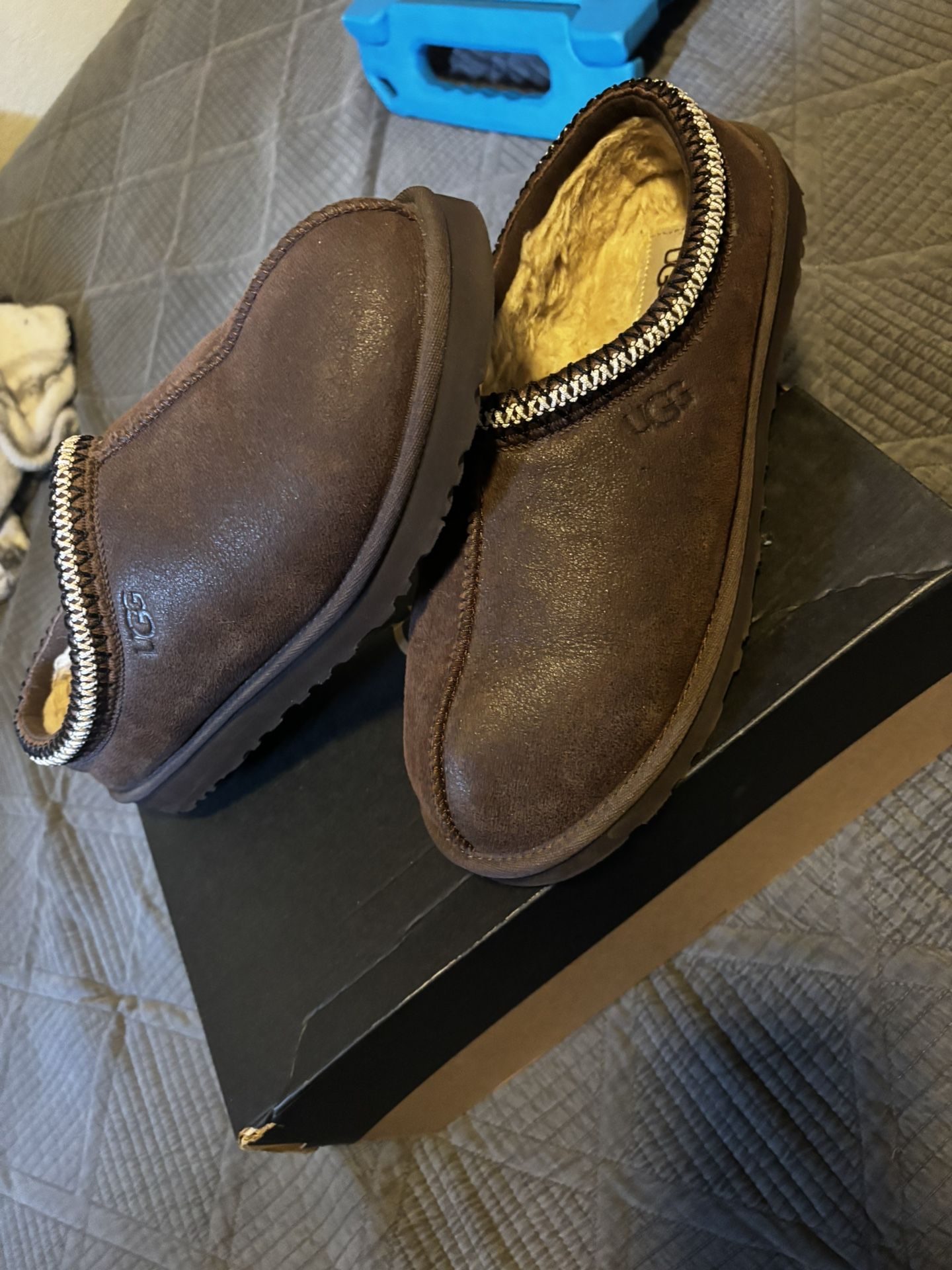Uggs like new worn twice size 11