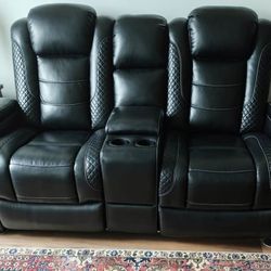 Like-New Black Real Leather Double Reclining Power Loveseat 