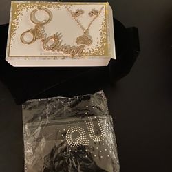 Queen Keychain,necklace,Earrings And Mask