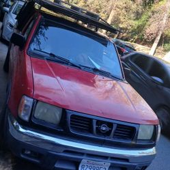 Nissan Frontier 2000