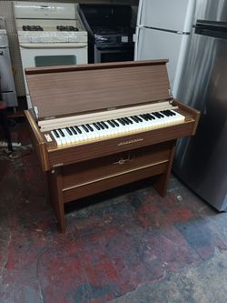 National vintage 61-key electronic organ piano model sm-31
