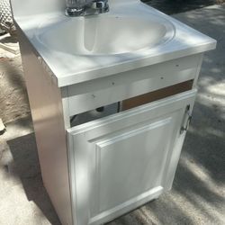 Bathroom Vanity- 19”Lx17”Wx33”H
