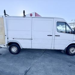 2004 Dodge Freightliner Sprinter 2500