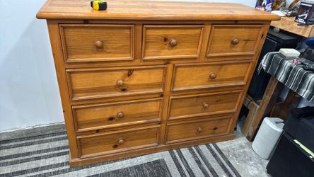Dresser 9 drawer 100 %wood