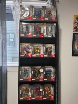 Marvel Statues with comic books