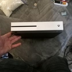XBOX ONE S  2TB