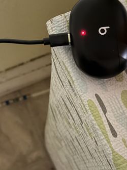 BEATS BY DRE ( ORIGINAL ONES )