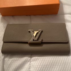Louis Vuitton Wallet 
