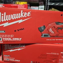 Milwaukee
M12 12V Lithium-Ion Brushless Cordless 2 in. Planer (Tool-Only)