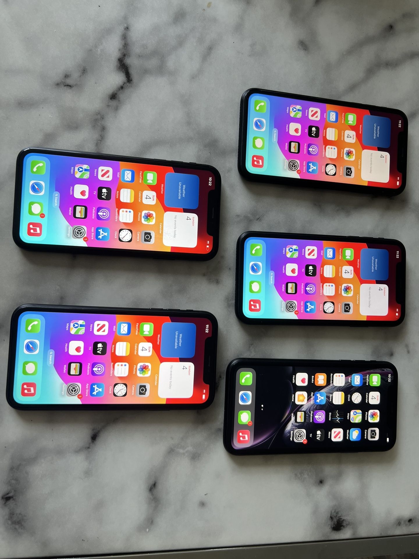 5 iPhones XR’s All Unlocked Good Battery Health