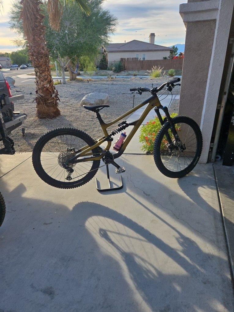 Brand New Specliazed Status 170mm 