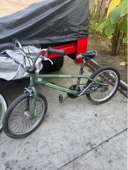 Mongoose pro rogue bike