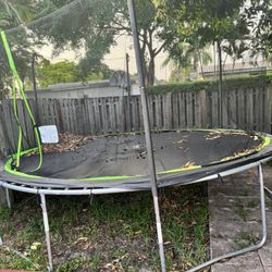 Trampoline 