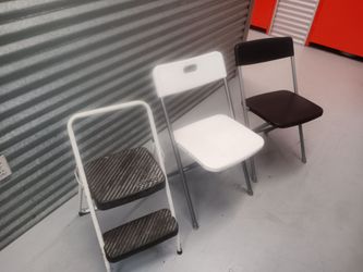Selling 2 foldable chairs and 1 small step stool