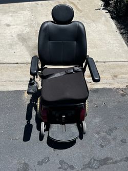 Electric wheelchair