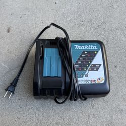 Makita Charger