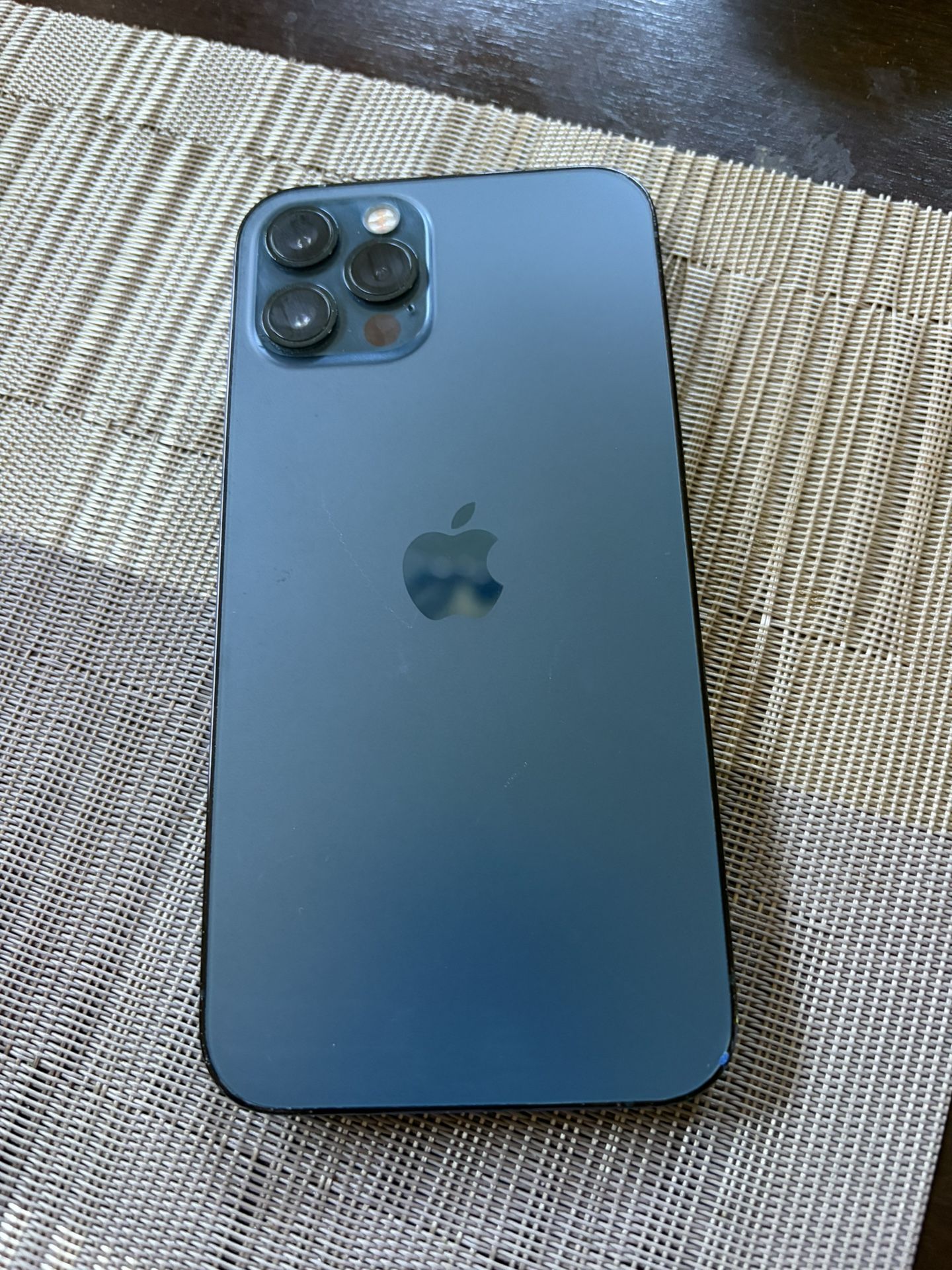 IPHONE 12 PRO IN GOOD CONDITION UNLOCKED ~~ NO TRADES