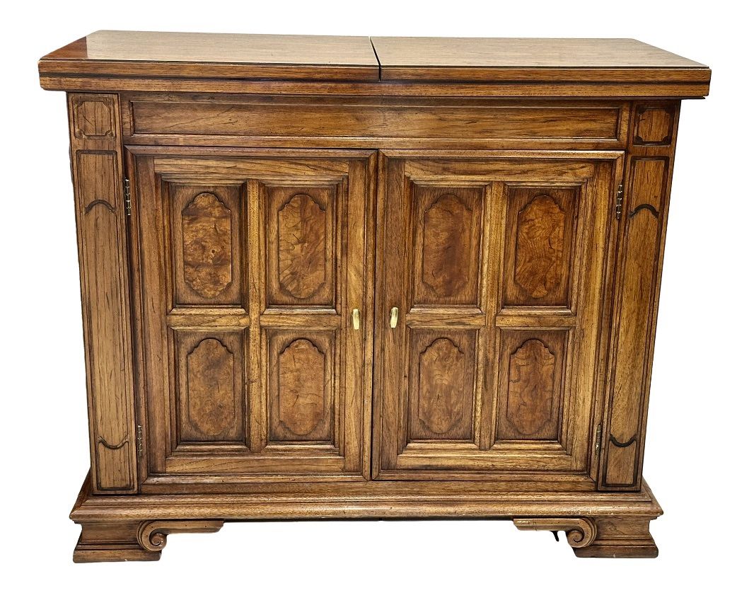 1980’s Vintage Thomasville Legacy Flip Top Server/Liquor Cabinet/Bar