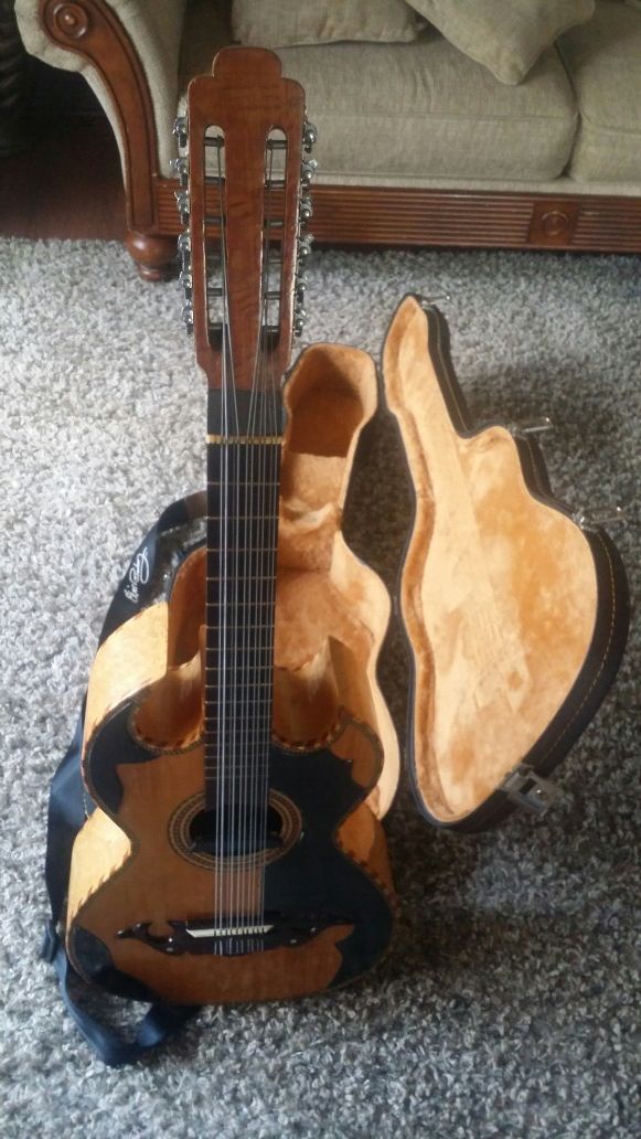 Vicente Acosta Original Bajo Quinto, in great shape!