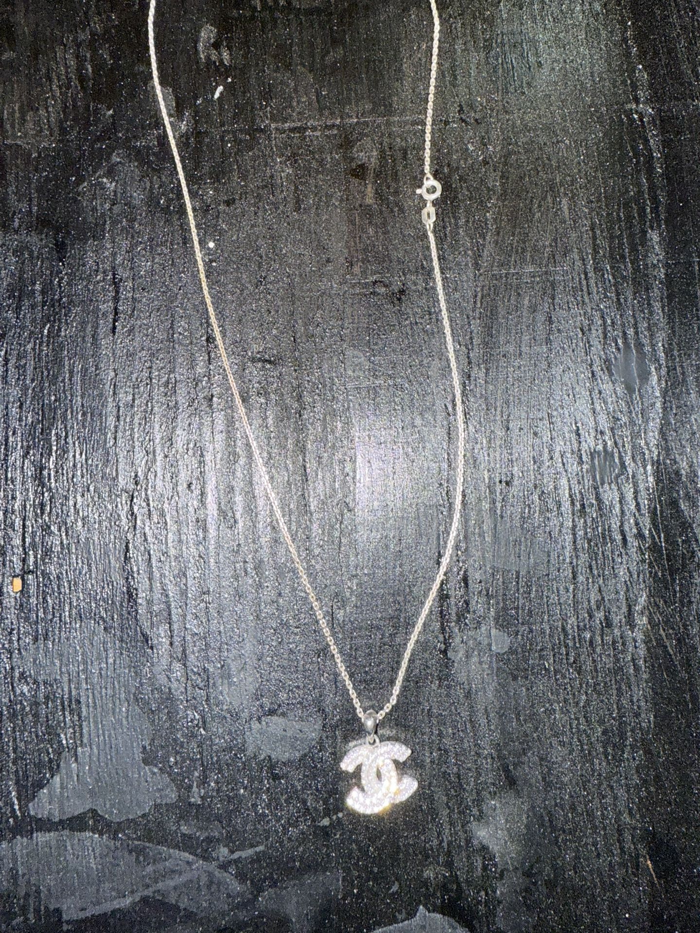 Channel Necklace