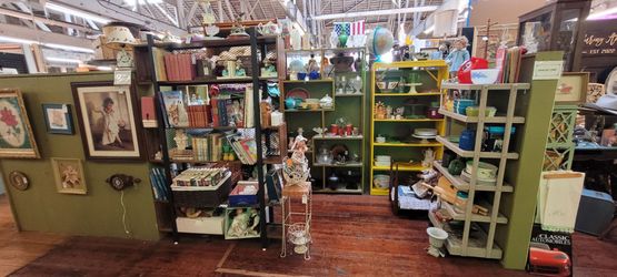 Vintage sisters sale uptown whittier this weekend and at King Richard's antiques mall.