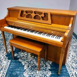 Free black studio Wurliter Piano