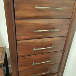 Mahogany Chest Of Drawers
