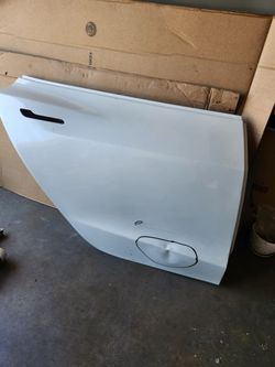 17-23 Tesla Model 3 right rear door shell