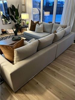 Sectional couch