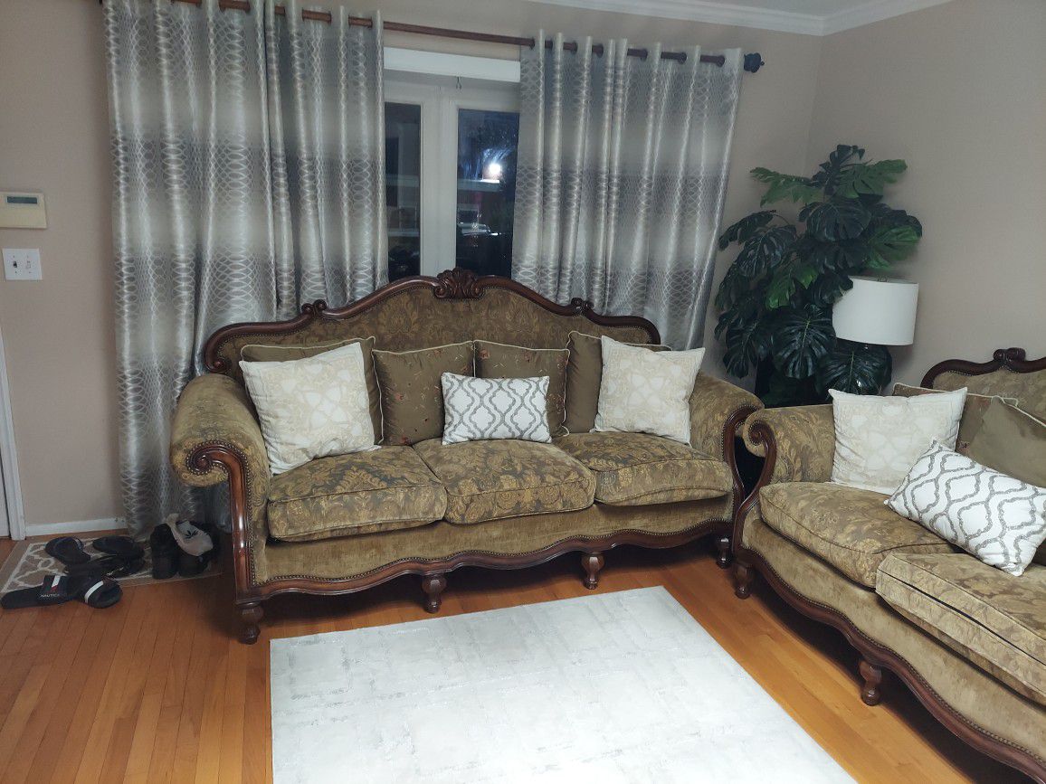 Sofa Set For Free Pickup Only. 