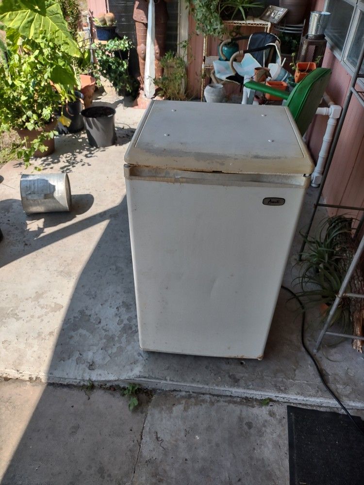 Small Refrigerator Freezer