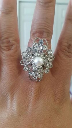 Beautiful stretch band ring