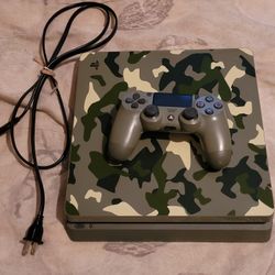 Sony PlayStation 4 - COD: WWII - Limited Edition Console w/ controller