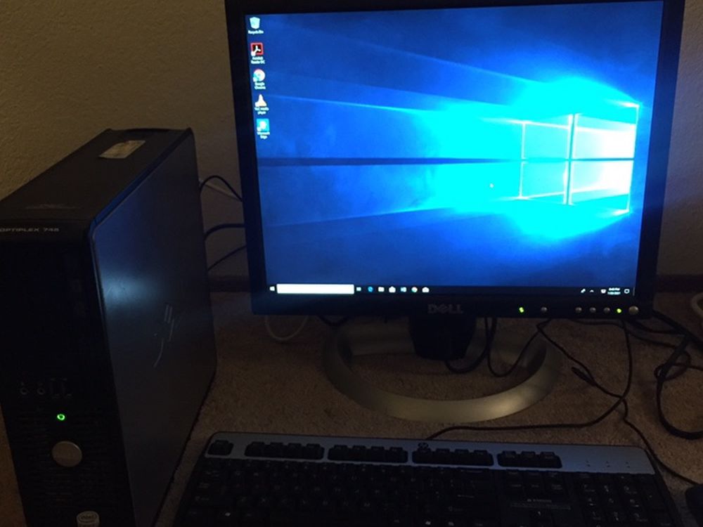DELL Optiplex 745 Desktop Computer w/ 19" Monitor, Keyboard and Mouse