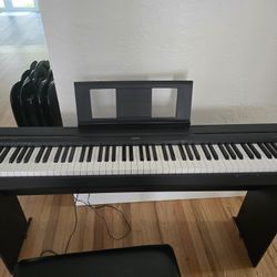 Yamaha Keyboard Piano with Bench