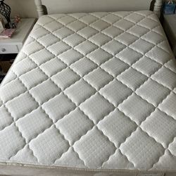 Queen Mattress And Box Spring 