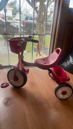 Radio Flyer toddler / kid Bike