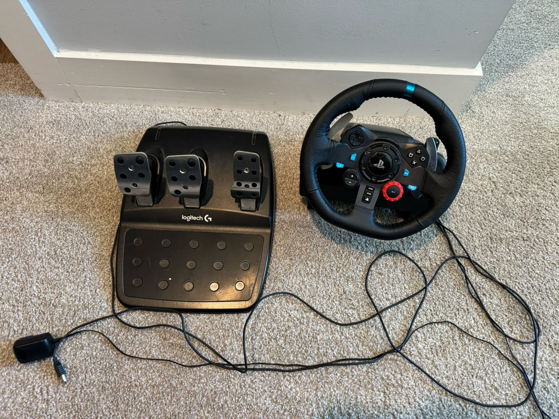 Logitech G29 Racing Wheel and Floor Pedals - PS5, PS4, PS3, PC, Mac