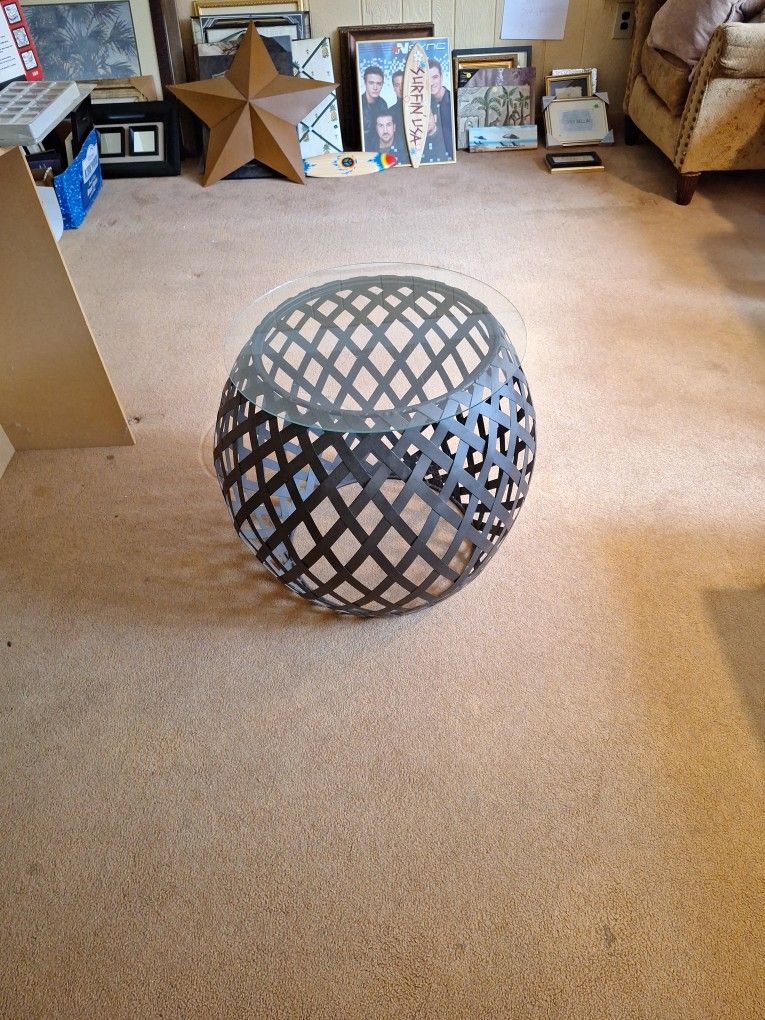 Outdoor Or Sunroom Table Good Shape