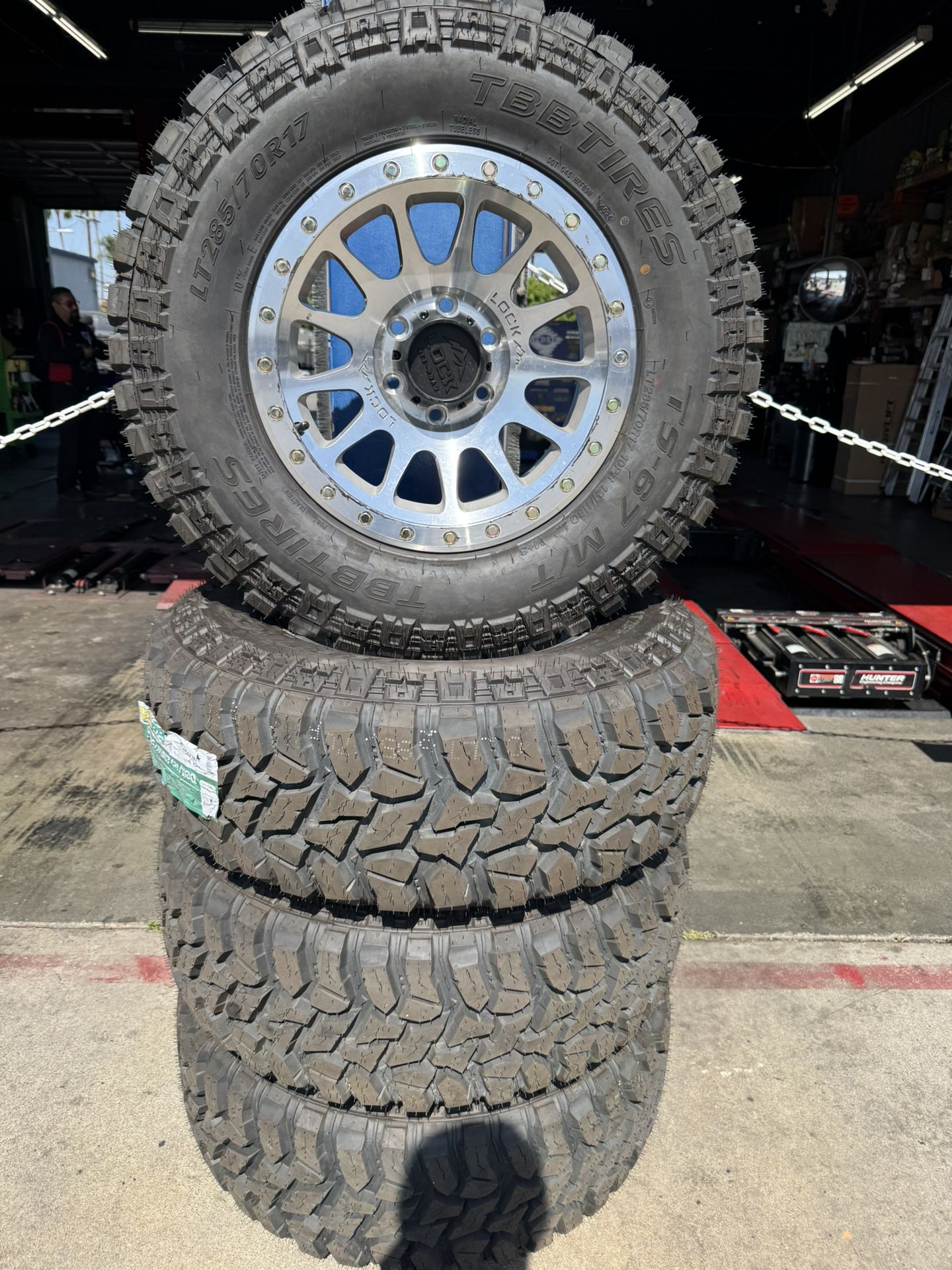 LOCK OFF-ROAD WHEELS
