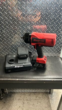 Snap On CT9080 18v Cordless 1/2” Drive Impact Wrench Kit