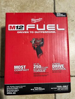 Milwaukee 3/8 Stubby Impact Wrench M12