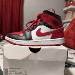Women’s Air Jordan 1 Mid 
