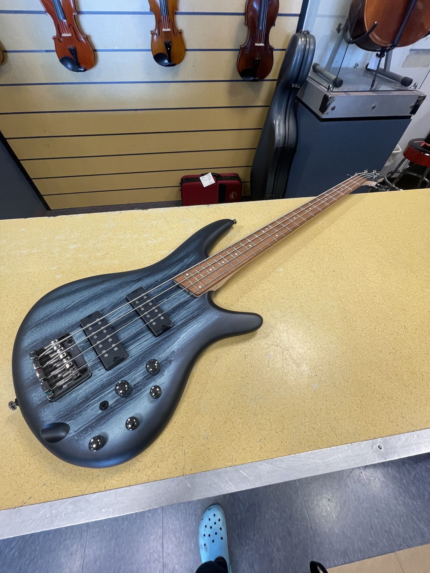 4 String Bass (IBANEZ)