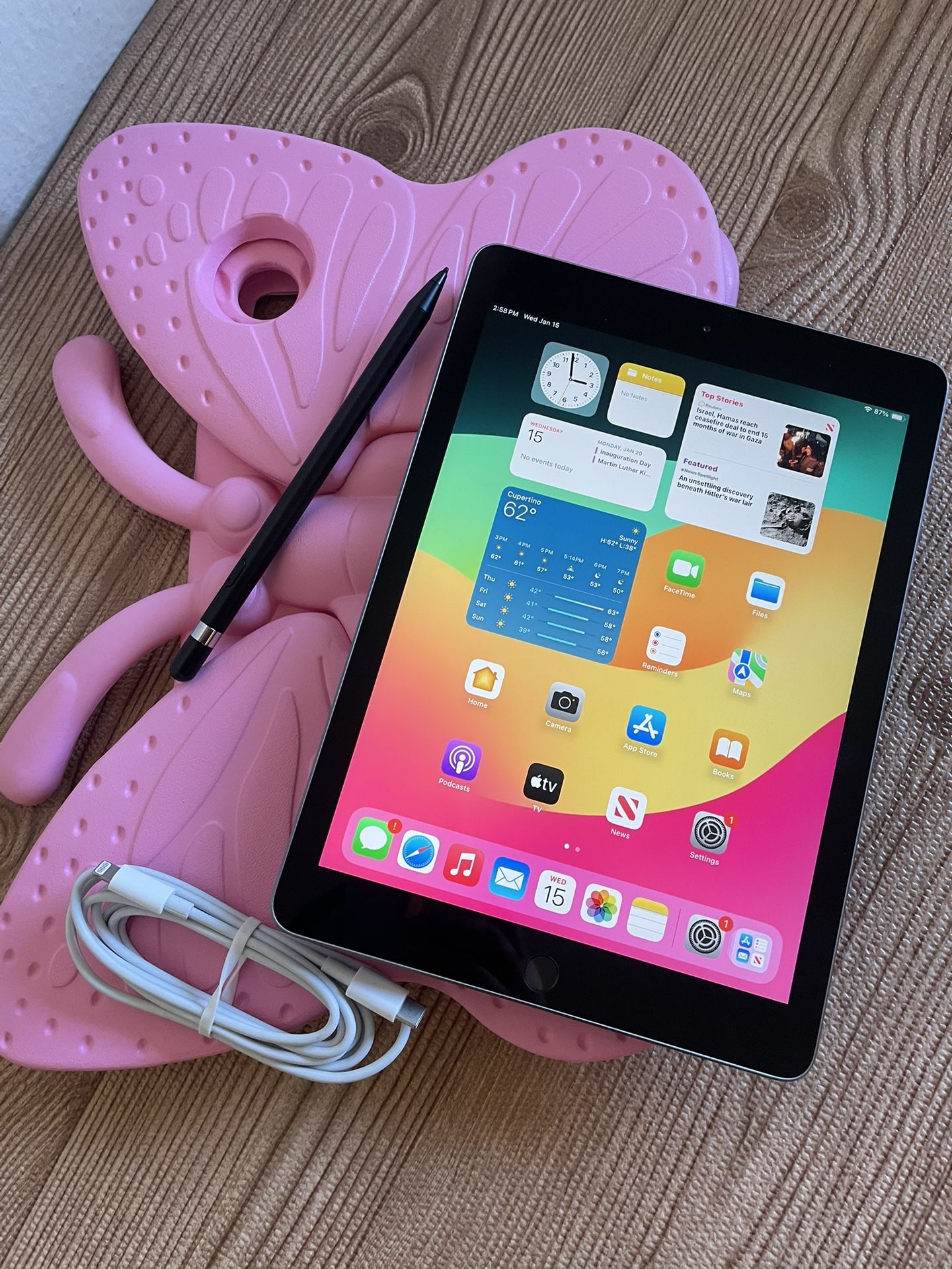 iPad 6th Generation 32GB With Pencil And Kids Case